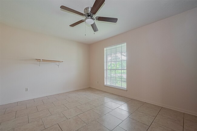 Building Photo - 9126 Willow Meadow Dr