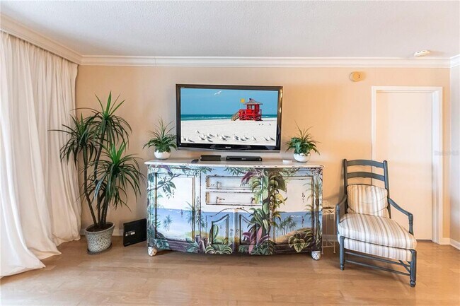 Building Photo - 1055 W Peppertree Dr