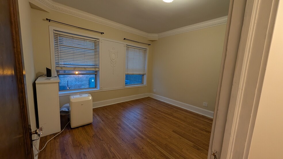 Guest Bedroom - 4219 N Paulina St