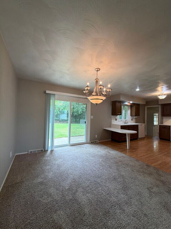 Building Photo - 56099 River Shore Ln