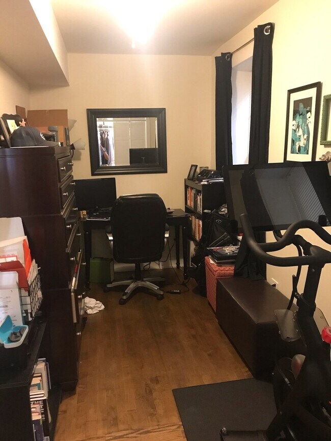 Building Photo - Large Updated 2 Bedroom/1 bath GARDEN in B...
