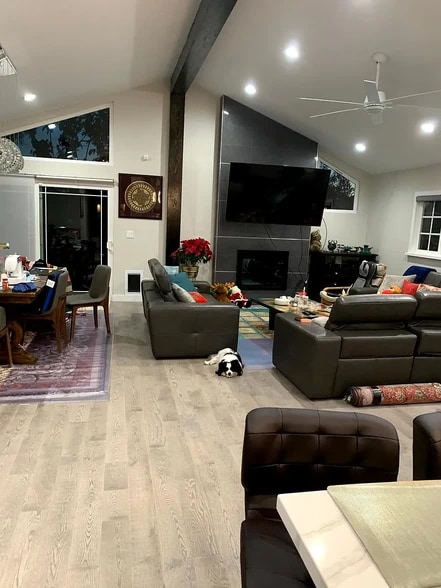 Living room - 5442 W 76th St