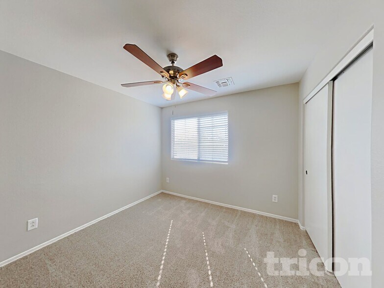 Building Photo - 2810 S 65th Ave