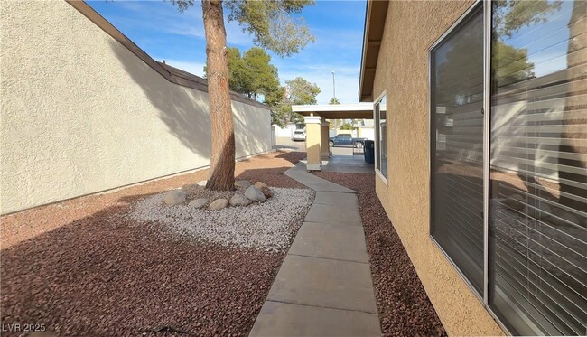 Building Photo - 6779 Pine Valley Dr