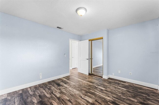 Building Photo - 119 Floral Ct