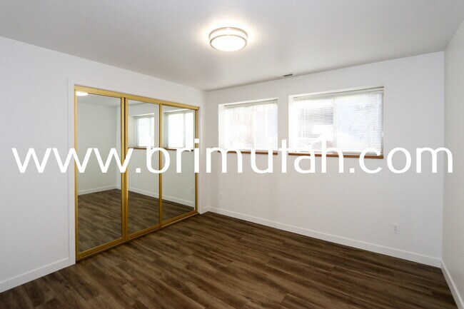 Building Photo - 3685 E 3820 S