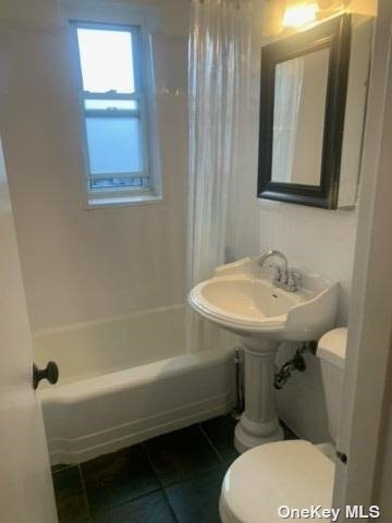 Building Photo - 75-10 Yellowstone Blvd