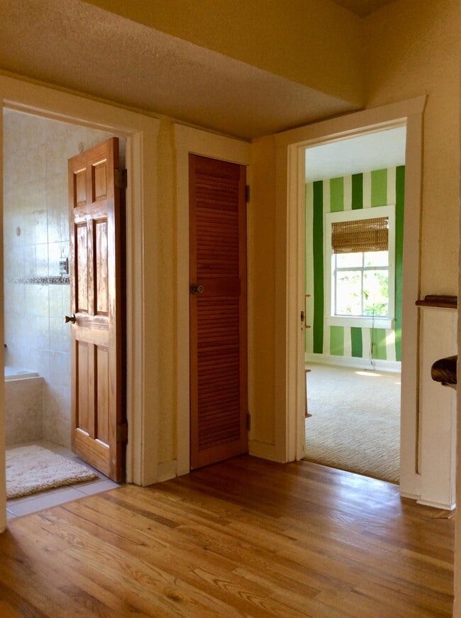 Building Photo - 382 Ellamar Rd