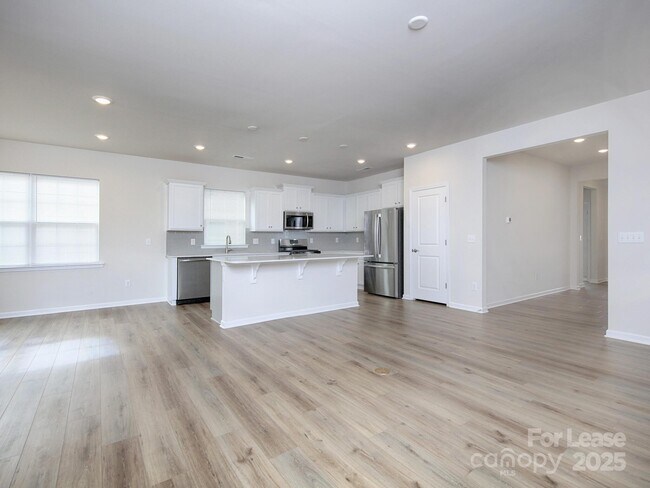 Building Photo - 161 White Apple Wy