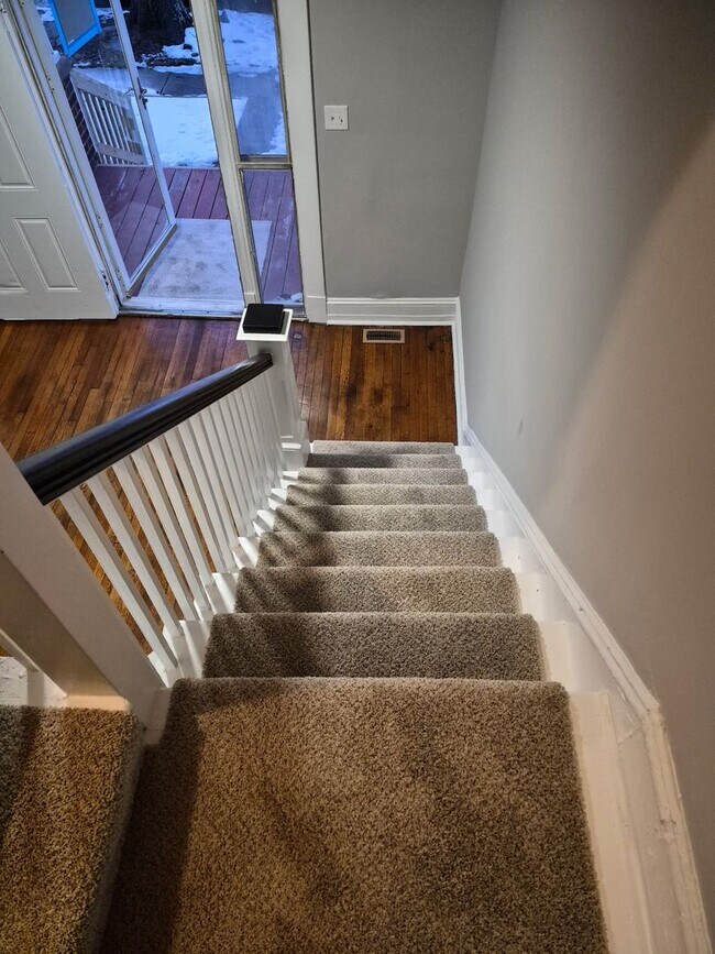 Building Photo - Beautifully Renovated 4bdrm/1.5bth Home Located in Richmond's Northside!!