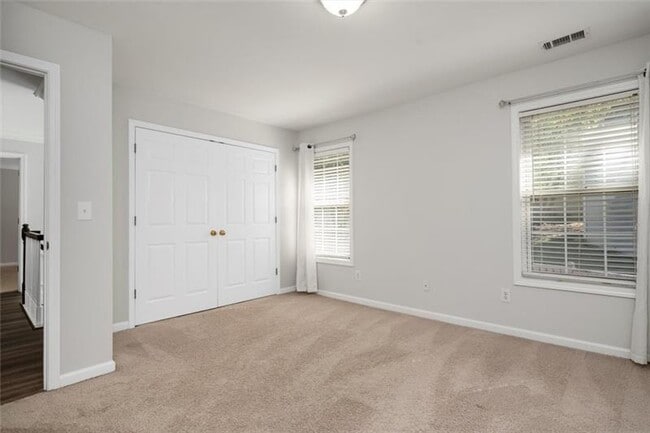 Building Photo - 4220 Hunters Green Way NE