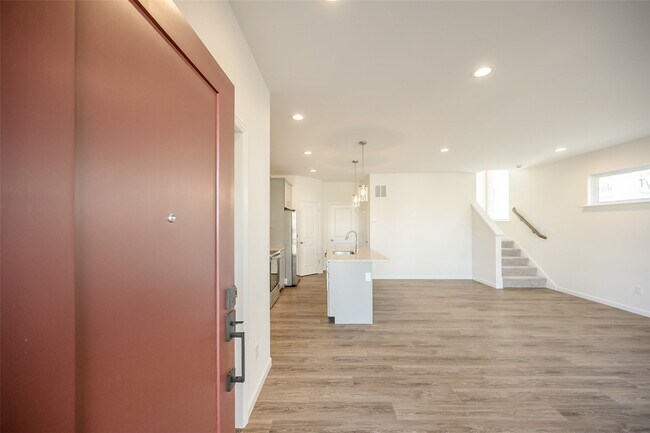 Building Photo - 30 Pheasant Ln