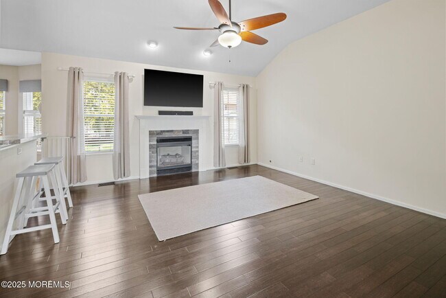 Building Photo - 148 Mizzen Ave