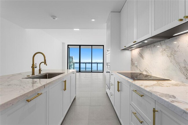 Building Photo - 3015 S Ysabella Ave