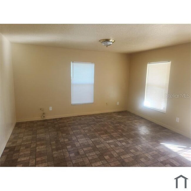 Building Photo - 3206 E Mohawk Ave