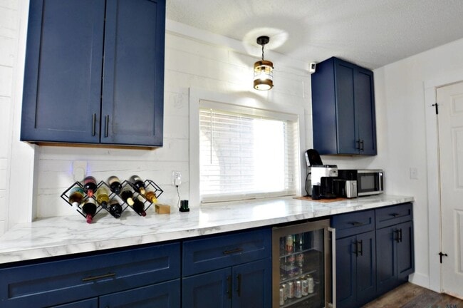 Building Photo - Beautifully Renovated 3bd/2ba home in Portales; Available 8/1/26