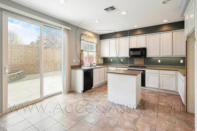 Building Photo - Charming 4 Bedroom, 3 Bathroom Home in Murrieta with Spacious Layout & Bright Interiors