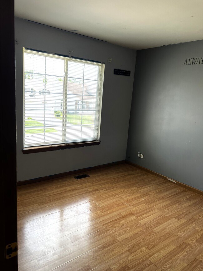 Building Photo - 1072 S Pleasant Hill Gate