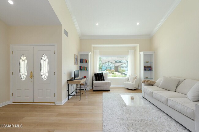 Building Photo - 5557 Adelina Ct
