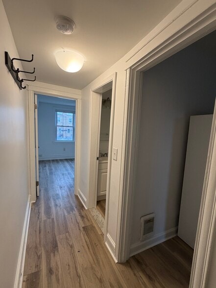Building Photo - 357 Folcroft St