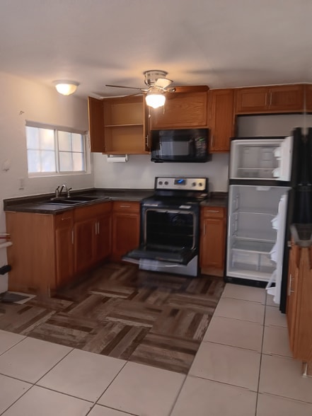 Building Photo - 1120 Northshore Dr