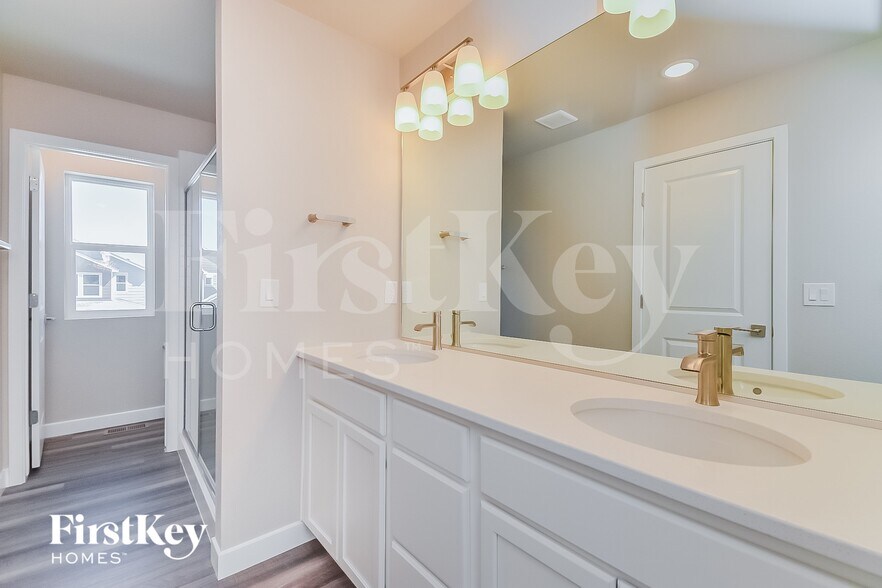 Building Photo - 10471 Horton Dr