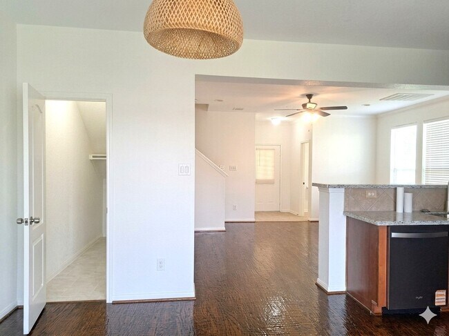 Building Photo - 13134 Stratford Skies Ln