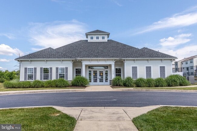 Building Photo - 167 Hokeland Dr