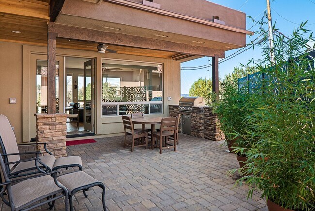 Building Photo - 595 Coffee Pot Dr
