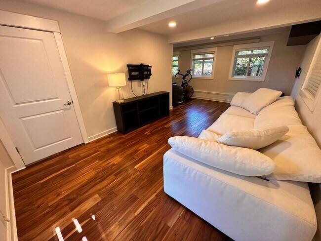 Building Photo - Charming West Seattle Home with Views of P...