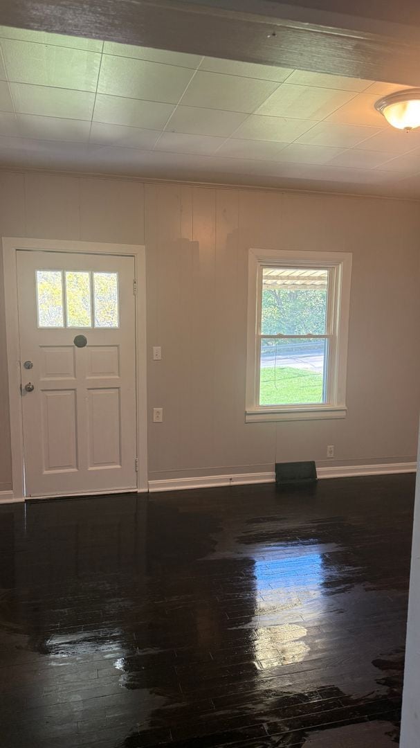 Building Photo - 2 bedroom side by side duplex ready now!