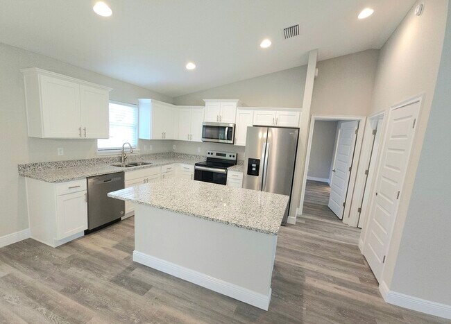 Building Photo - 8140 N Elkcam Blvd