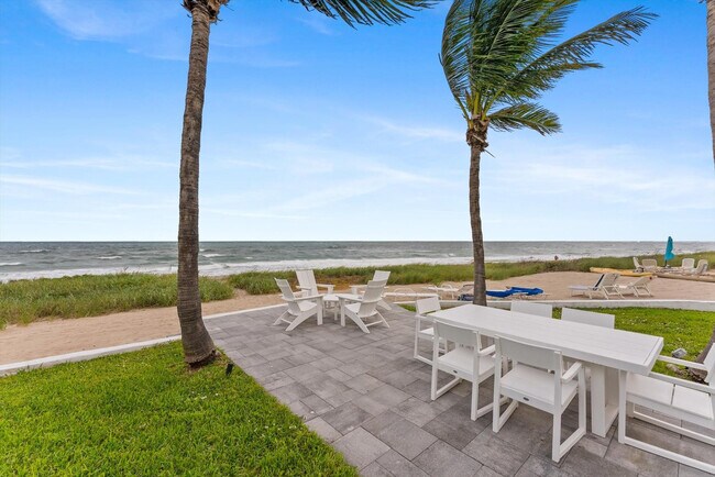 Building Photo - 1041 Hillsboro Mile