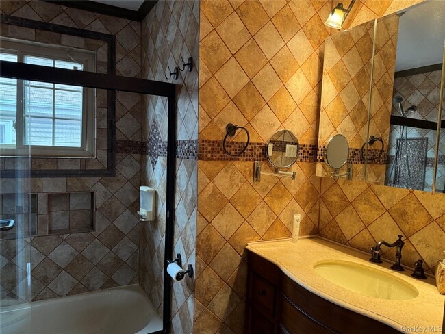 Building Photo - 65-29 168th St