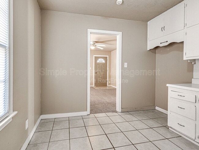 Building Photo - 4001 N Rockwell Ave