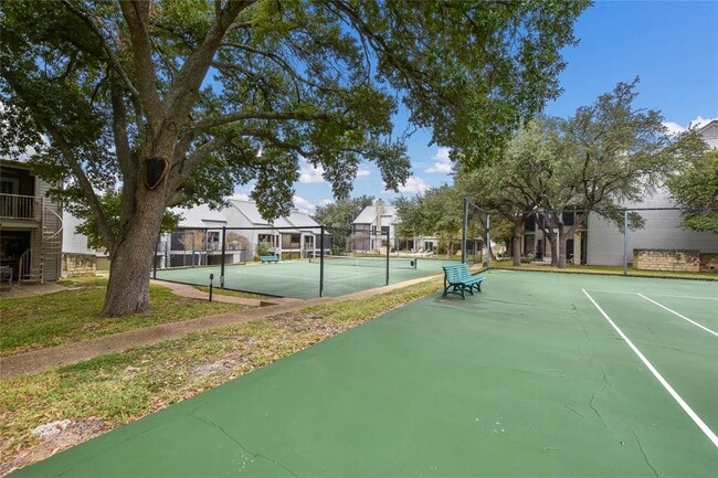 Building Photo - 195 World of Tennis Sq