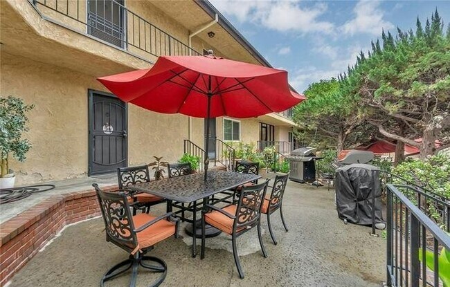 Building Photo - 3907 La Crescenta Ave