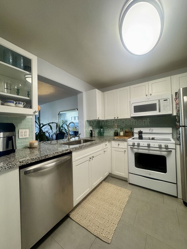 Building Photo - 6545 Indian Creek Dr