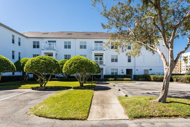 Building Photo - 770-307 Siena Palm Drive