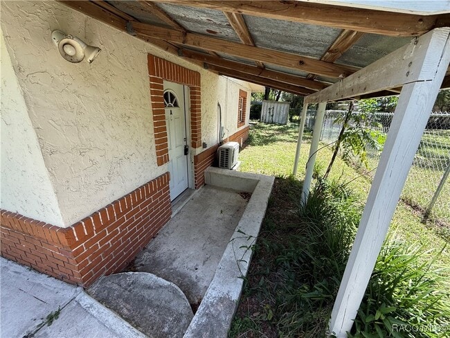 Building Photo - 3550 Viaduct Ln