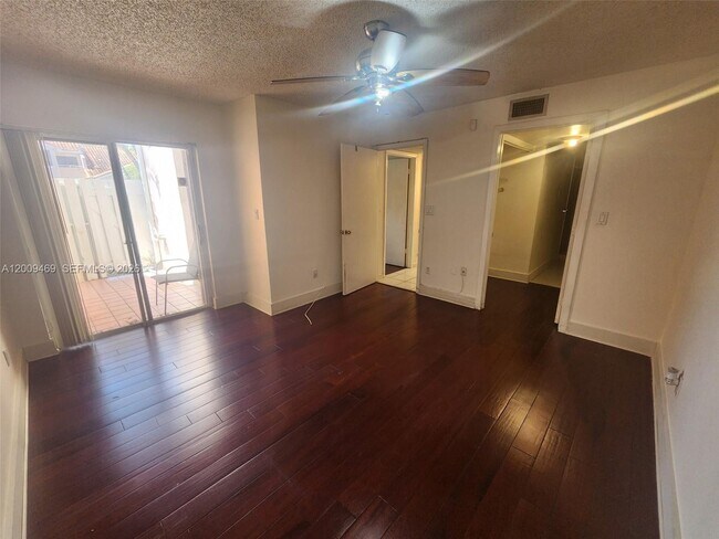 Building Photo - 11810 SW 80th St