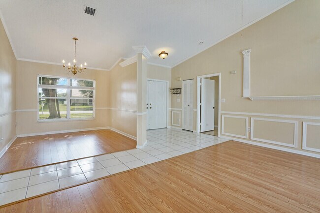 Building Photo - 10567 Paso Fino Dr