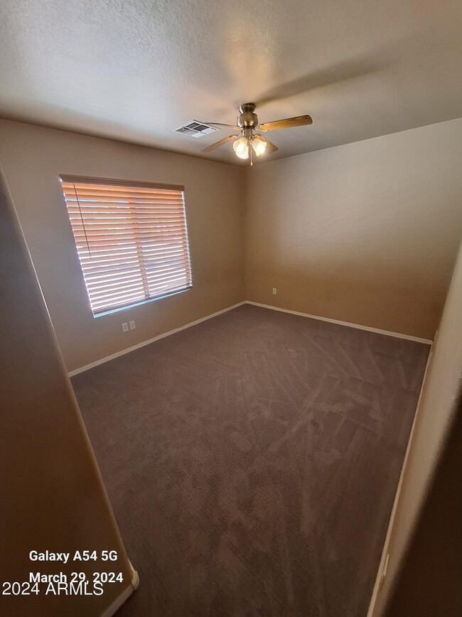 Building Photo - 9205 W Lone Cactus Dr