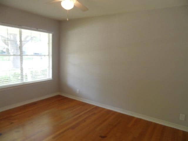 Building Photo - 10643 Lakemere Dr