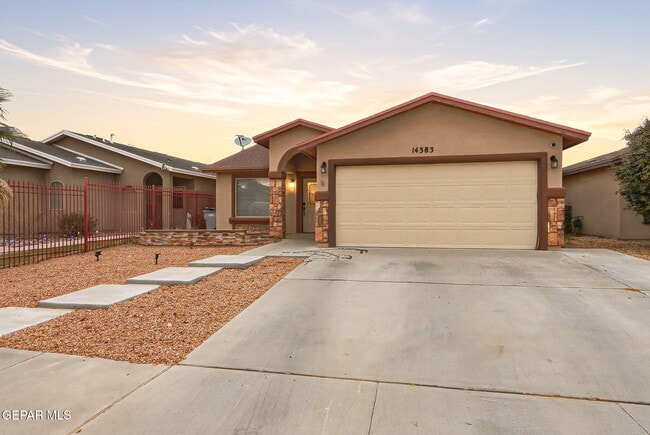 Building Photo - 14383 High Rock Dr