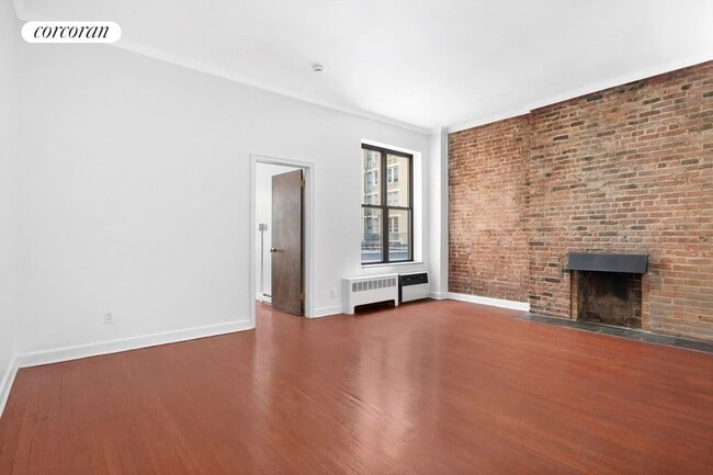 Building Photo - 7 W 95th St