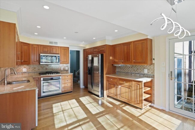 Building Photo - 6543 Cedarwood Ct