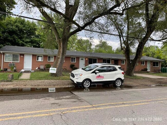 Primary Photo - 1635 Parkwood Ave