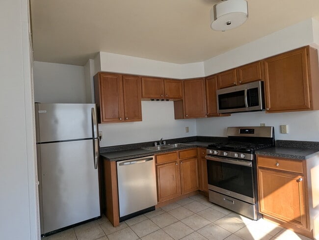 Building Photo - 149 N Cavender St