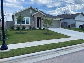 Building Photo - 127 Patrick Herndon Dr